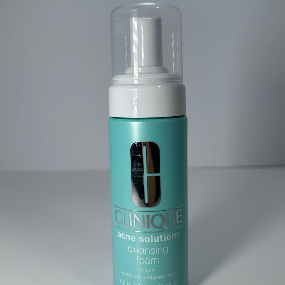 Clinique Acne Solutions Cleansing Foam